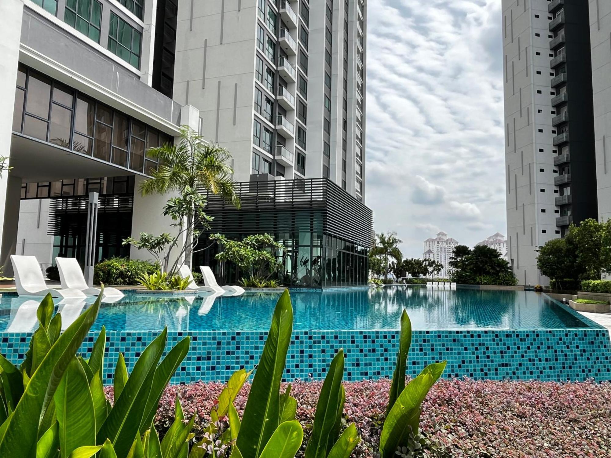 Vibrant Greenfield Residence Home - 5 Mins To Sunway Pyramid Petaling Jaya Exterior photo